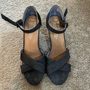Toms Wedges - size W7